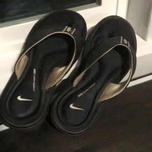 Nike comfort sandals